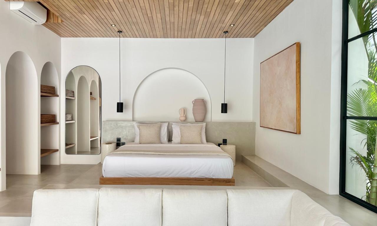 The Suites By The Young Villas Uluwatu  Ngoại thất bức ảnh