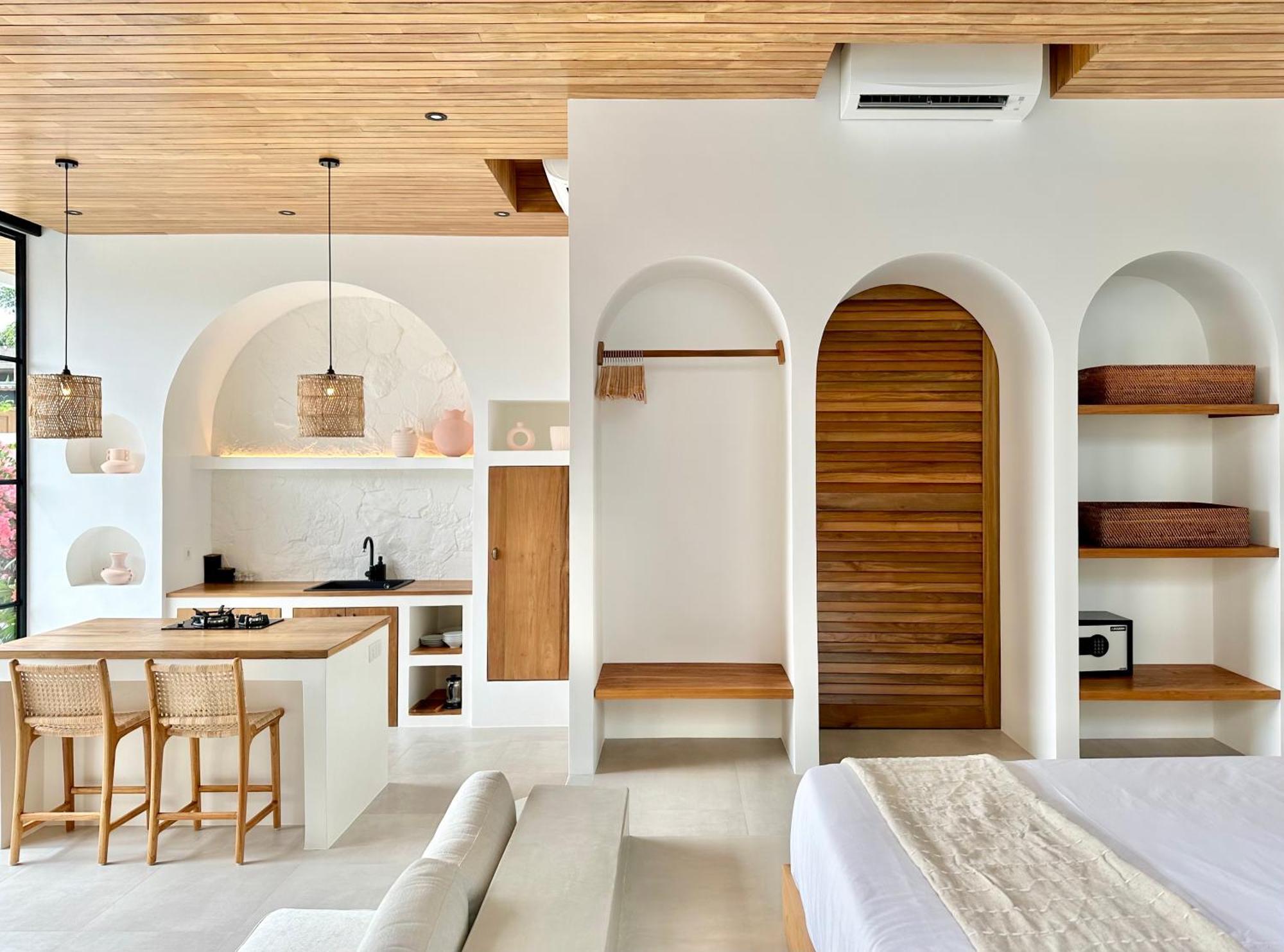 The Suites By The Young Villas Uluwatu  Ngoại thất bức ảnh